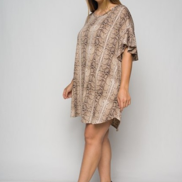 Snake skin print PLUS size dress - Picture 2 of 3